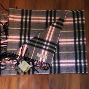 NWT Ash Rose Burberry cashmere scarf